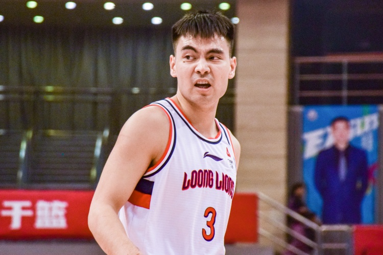 孔德昕:贾明儒加时独得6分 关键时刻有本土攻击手能站出来太重要